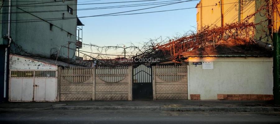Bd. 1 Mai Vechi - Teren de Vanzare cu casa demolabila - Deschidere 15 m Bd. 1 Mai Vechi - Teren de Vanzare cu casa demolabila - Deschidere 15 m