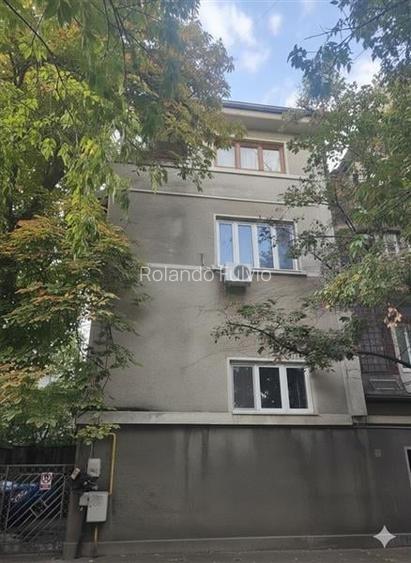 Vanzare apartament 3 camere in bloc mic, Polona