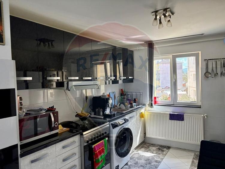 Apartament cu 4 camere de vanzare in zona Ultracentral - 1