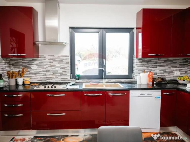 Casa / Vila cu 5 camere de vanzare - 18