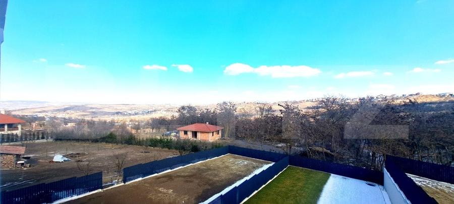 Casa in regim cuplat, 6 camere, 320 mp utili, teren 612 mp, situata in Borhanci - 1