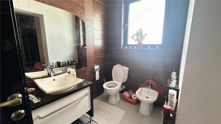 Casa Spatioasa 5 Camere, 325mp utili si Foisor, Teren 534mp - 19