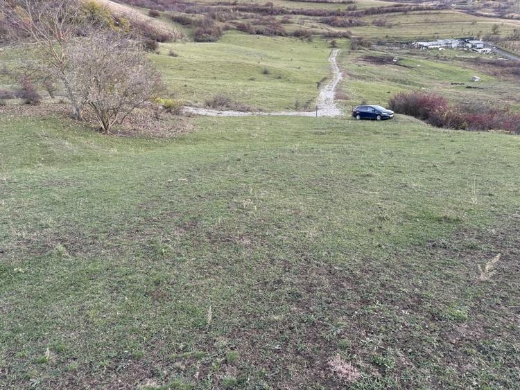 Teren Intravilan cu panorama in Borhanci Str Colonia Sopor 1000mp+85mp cota drum - 2