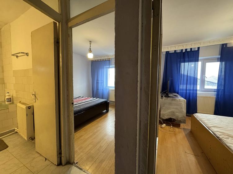 3 cam, 74 mp. decomandat, fara imbunatatiri, et.4, acoperis, Cuza Voda - 16