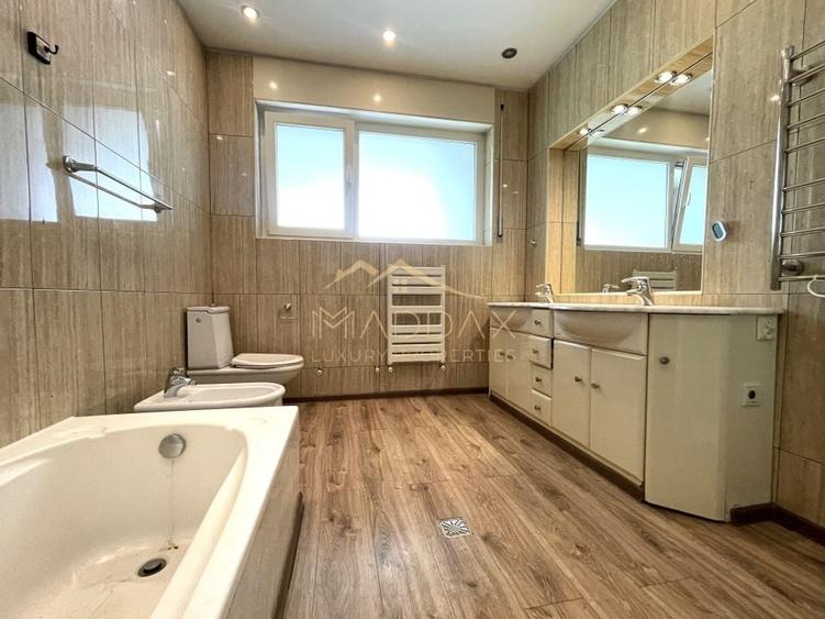 4 rooms ***203 SQM useful*** / 38 SQM terrace + garage / Primaverii - 27