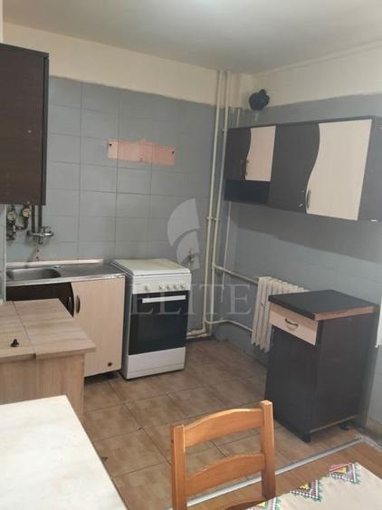 Garsoniera în zona LA TERENURI - 2