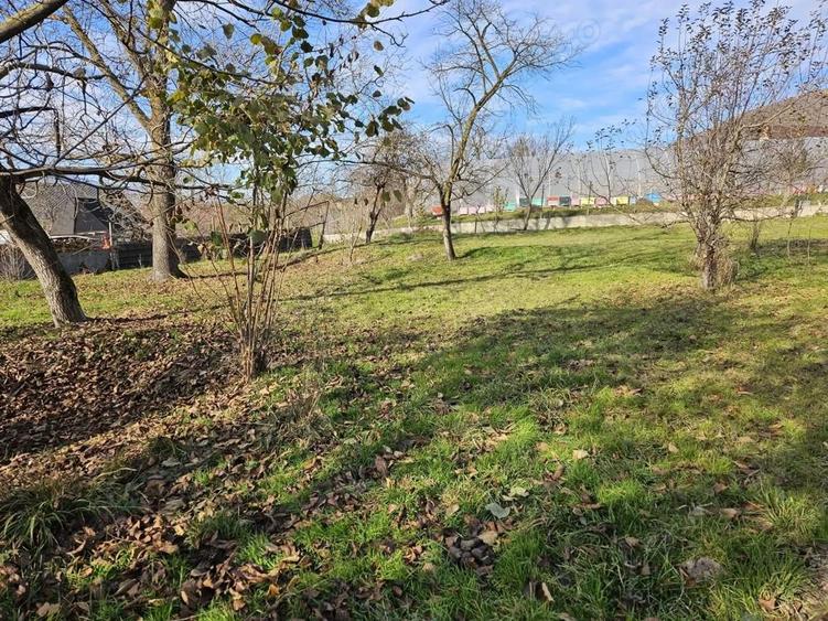 Casa din lemn, D+P+1E Nane?ti, la 15 km de Sighetu-Marm., Maramure? - 2
