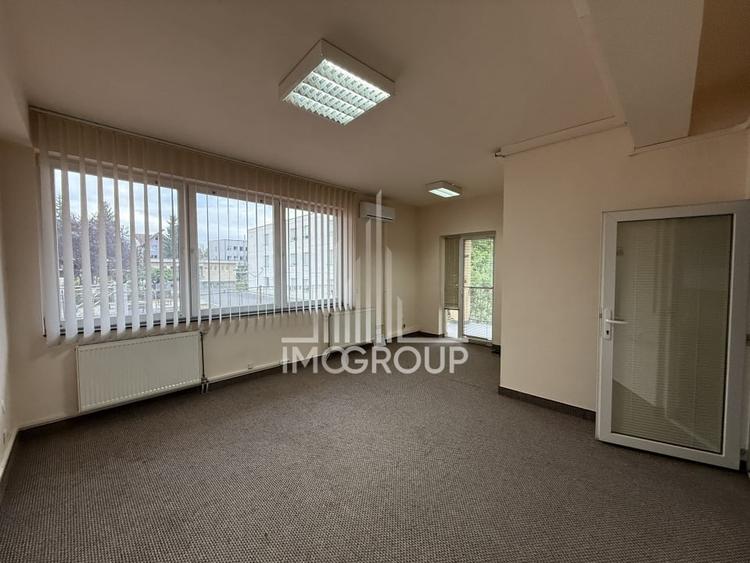 Spatiu de birouri | 3 incaperi | AC | 2 balcoane | 2 bai | 3 parcari - 3