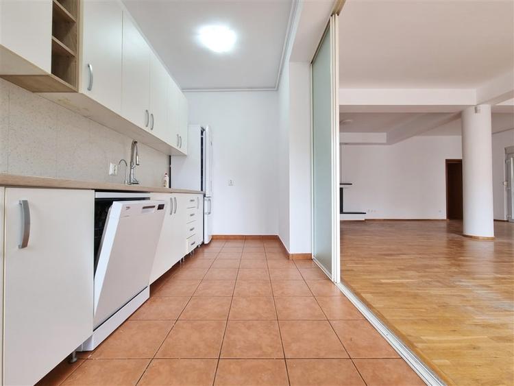 Complex de case Iancu Nicolae | Vanzare vila 7 camere, piscina & gradina proprii - 10