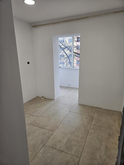 De vanzare apartament cu trei camere , zona Lipovei - 4