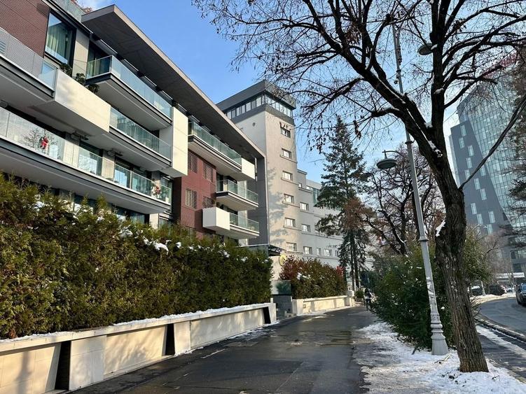 Duplex de lux cu terasă spectaculoasă, în inima zonei Charles de Gaulle - 1