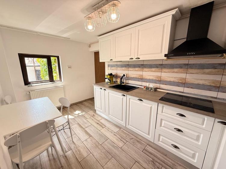 Apartament cu 3 camere decomandat, mobilat în Banu Manta