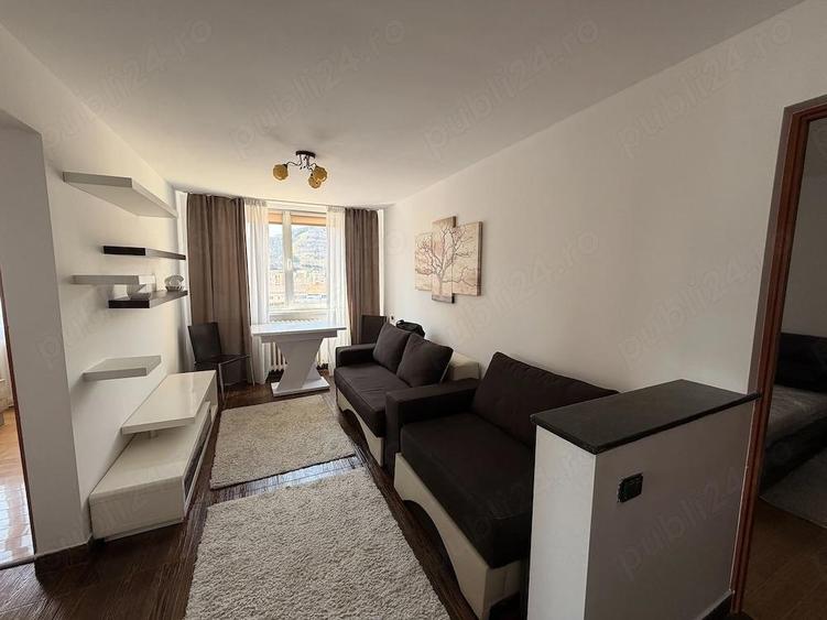 Inchiriez apartament mobilat 4 camere 74,22 mp situat in Piatra Neamt str. Mihai Viteazu - 10