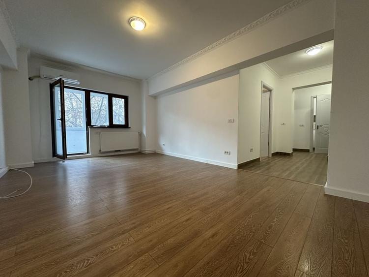 COLENTINA - Teiul Doamnei | 3 Camere Nemobilat | Boiler - 1