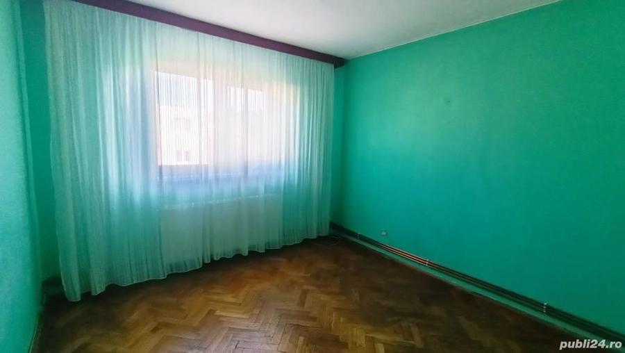 Vand apartament 4 camere in Damb - 1