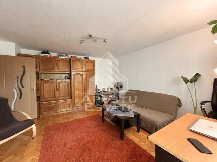Apartament 2 camere decomandat, etaj 2, zona Odobescu, 61 mp utili Apartament 2 camere decomandat, etaj 2, zona Odobescu, 61 mp utili