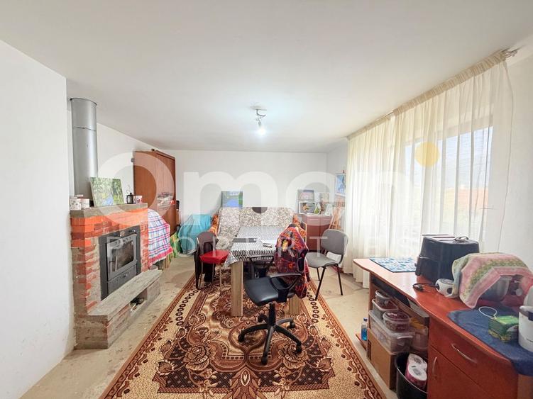 Casă individuală cu 3 camere cu Canalizare în Central