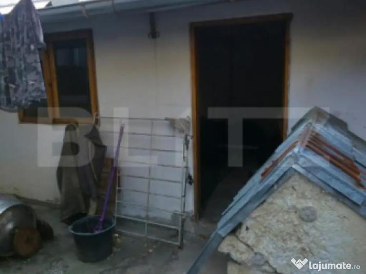 Casa 4 camere , teren 285 mp, zona semi-centrala - 12