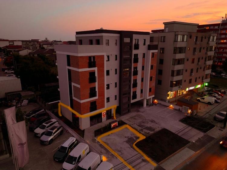 Spatiu Comercial + Parcare - 2