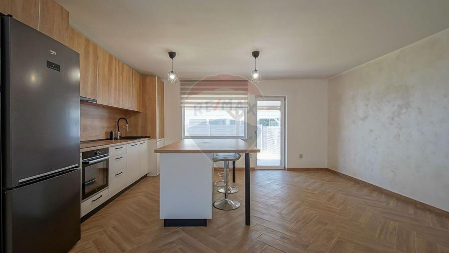Duplex cu 4 camere cu Teren 103 Mp în Tărlungeni