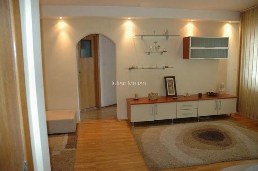 Rond P-ta Alba Iulia, 2 cam 3/8, mobilat, utilat, lux