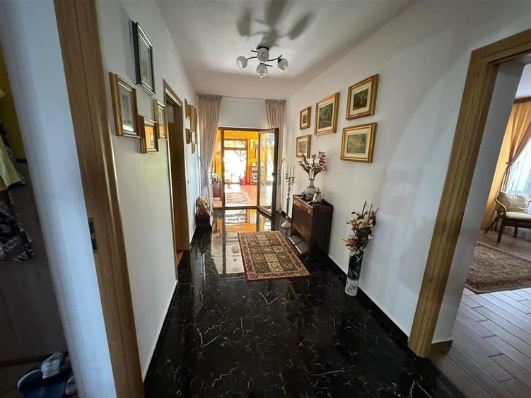 Vila de vanzare in Garoafa,suprafata construita 472mp si teren 1935mp - 18