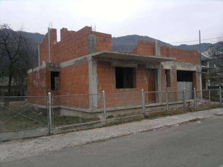 VANZARE Casa in constructie Bicaz - 4
