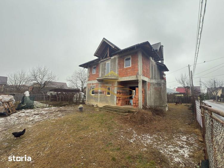 Casă cu 4 camere cu Teren 370 Mp în Mărgineni