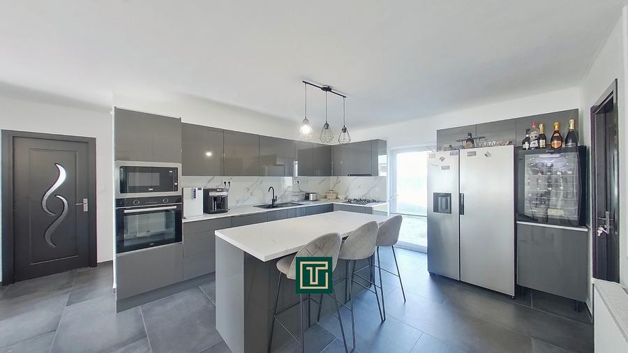 Casă nouă mobilată modern, la cheie, cu 5 camere, cu fotovoltaice, în Vinga - 16