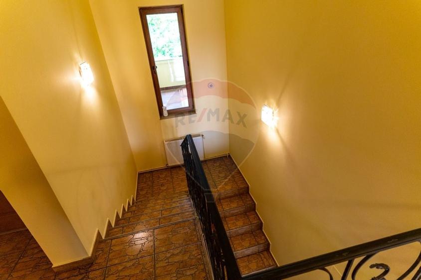 Vila /Pensiune 6 camere in Cristur, jud Hunedoara - 46