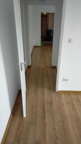 Vand sau schimb apartament 2 camere etaj 3 , str. constructorilor Turda - 1