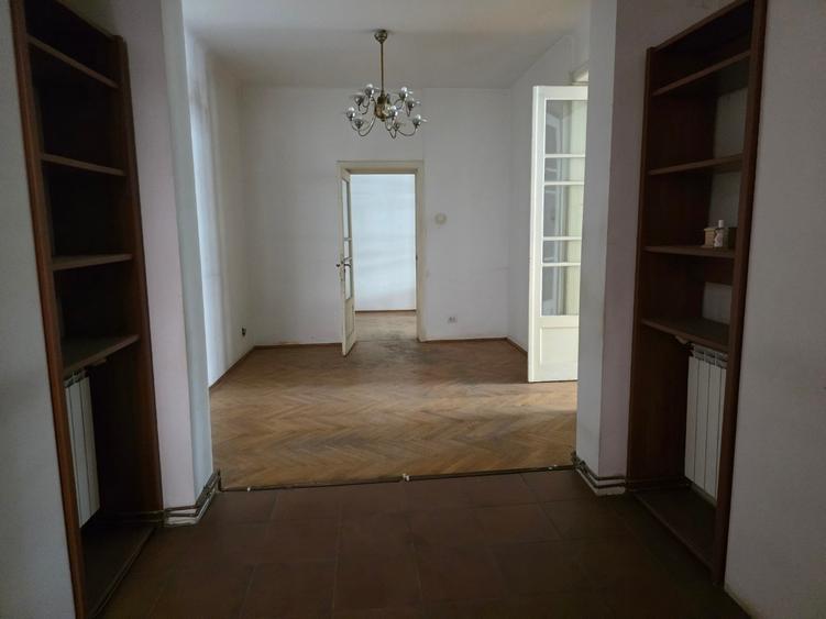 Piata Unirii, pe Bibescu Voda, 3 minute metrou, etajul 1 - 11