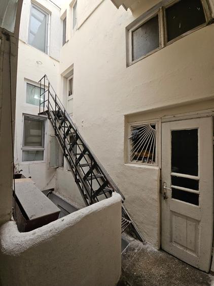 Vând apartament cu 2 camere str Mircea - 8