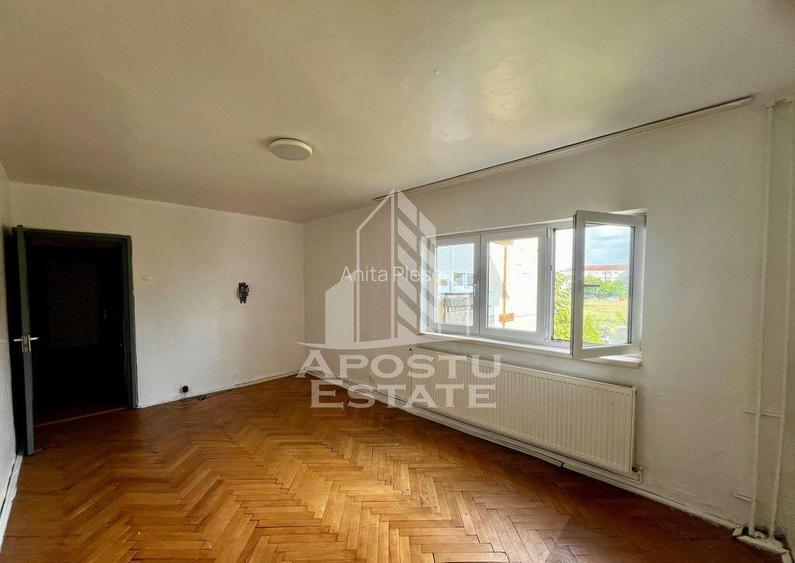 Apartament 2 camere,etaj 2,centrala proprie,zona Lipovei Apartament 2 camere,etaj 2,centrala proprie,zona Lipovei
