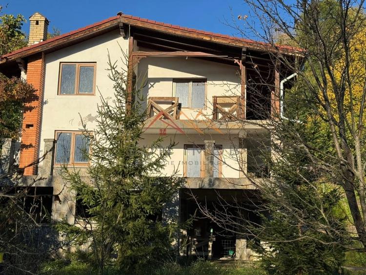 Vila S+P+E, priveliste deosebita, 6 camere, garaj, terasa, Cornu, PH - 2