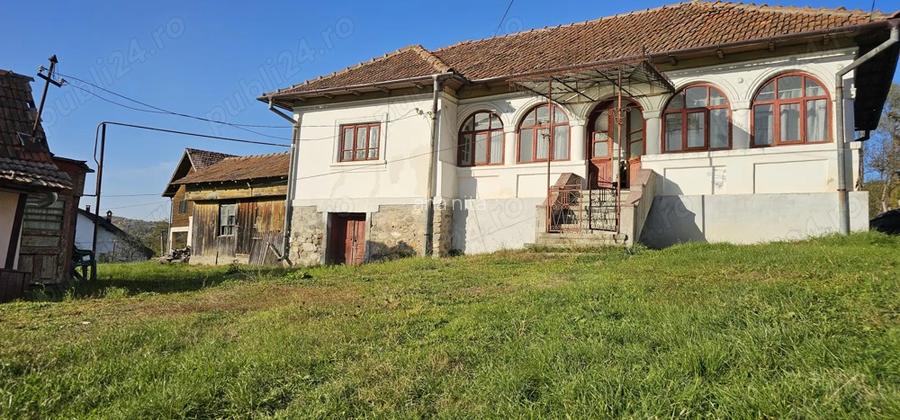 Vand Casa cu teren