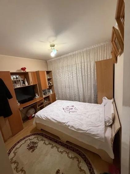 Apartament 2 camere, decomandat, etaj 1/4, zona Nicolina - 2