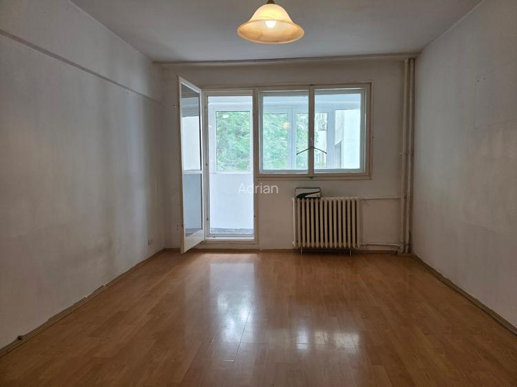 Jean Steriadi, 5 minute metrou 1 Decembrie 1918, bloc reabilitat, Jean Steriadi, 5 minute metrou 1 Decembrie 1918, bloc reabilitat,