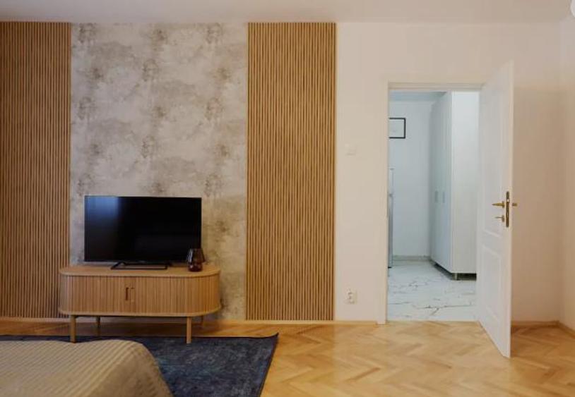 Inchiriere Garsoniera Piata Unirii- Negru Voda - 3