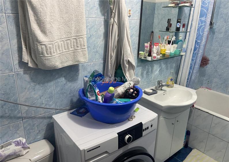 Garsoniera de , cartier Gara , 32 mp , decomandata , et 2/4