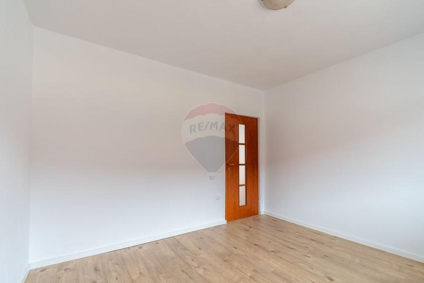 Apartament renovat cu 2 camere + loc de parcare de vanzare Floresti - 6