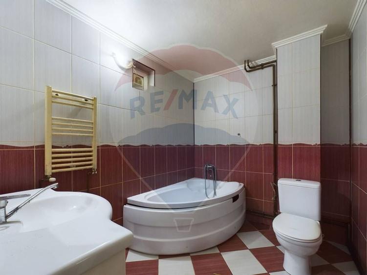 De vanzare vila individuala in Sector 2 - 17