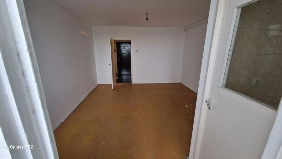 Particular vand garsoniera zona Tractoru. - 6