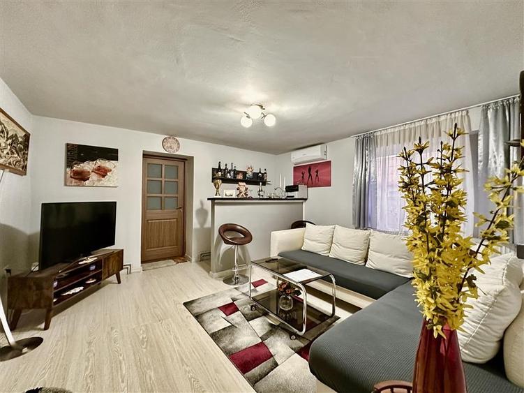 Casa renovata si utilata. Vladimirescu, zona Eroilor. - 1