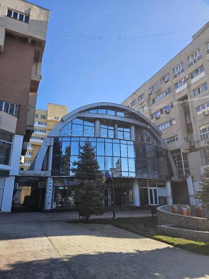 Spa?iu comercial cu parcare - Pietonal la groapa - 4