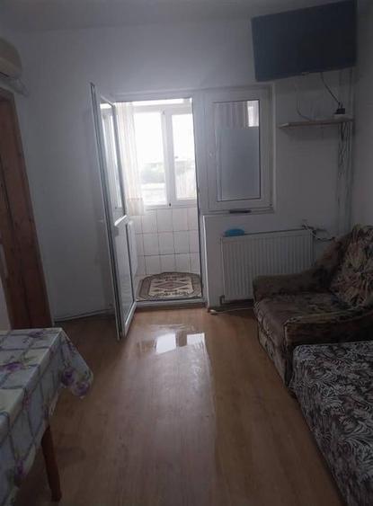 Garsoniera cu balcon etaj 2 zona Stadion - 1