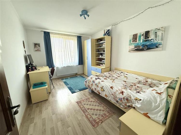 Vila tip Duplex, Curte proprie, Sanpetru Brasov - 8