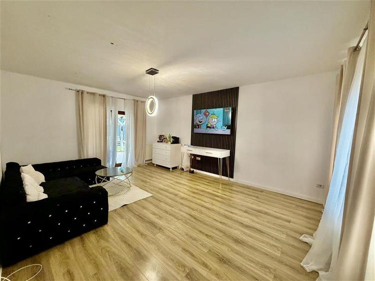 Case / vile de vanzare Miroslava - 8