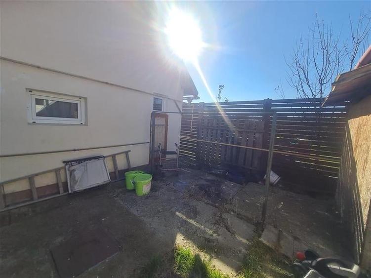 Rezidential/Investitional, 2 casute individuale incadrate de 300 mp teren - 10