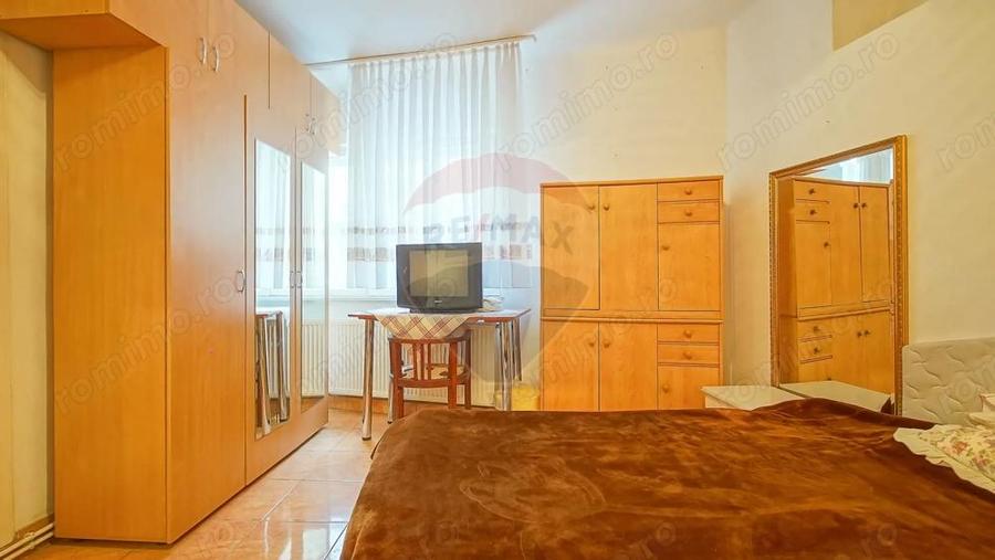 Proprietate cu 2 apartamente ?i garaj, Schei - 15
